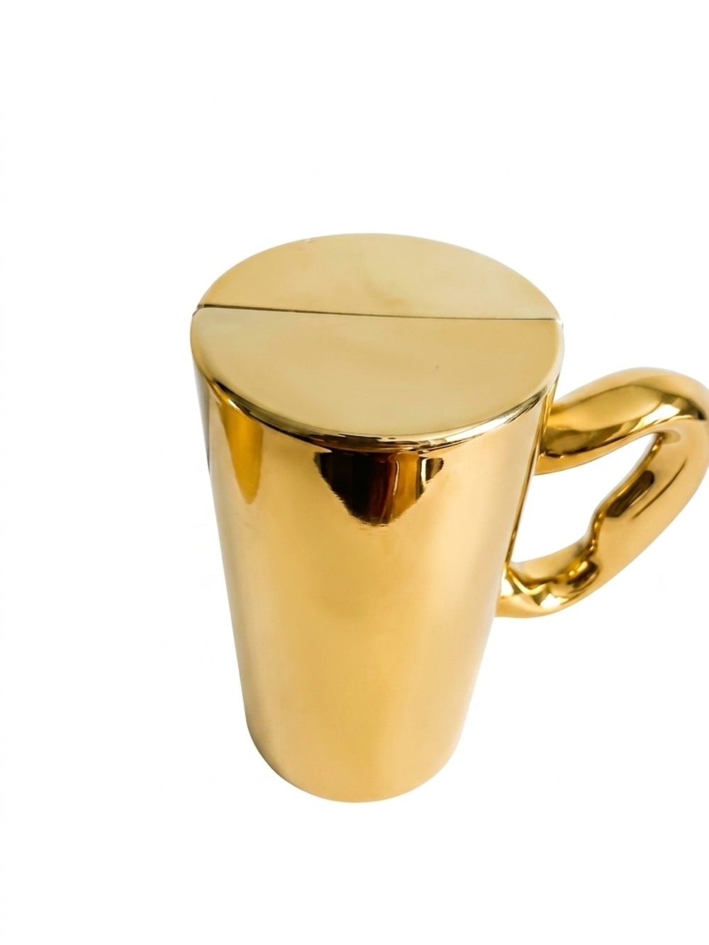 Gold Ceramic Accent Mug — Lustrous Metallic Vase-Style Design